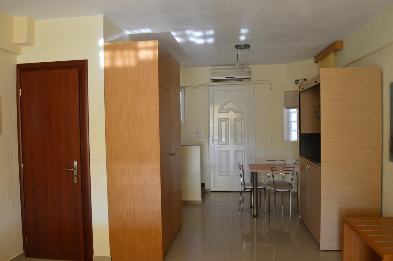 Alex House Aparthotel Zacharo Exterior foto